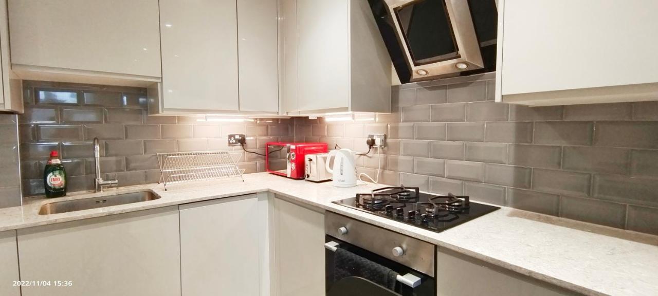 First Floor Flat 1 Northwood Apartman London Kültér fotó