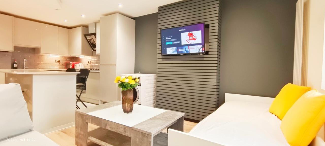 First Floor Flat 1 Northwood Apartman London Kültér fotó