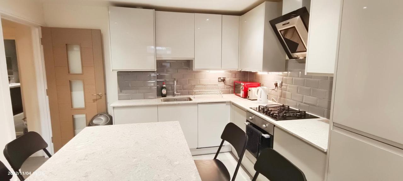 First Floor Flat 1 Northwood Apartman London Kültér fotó