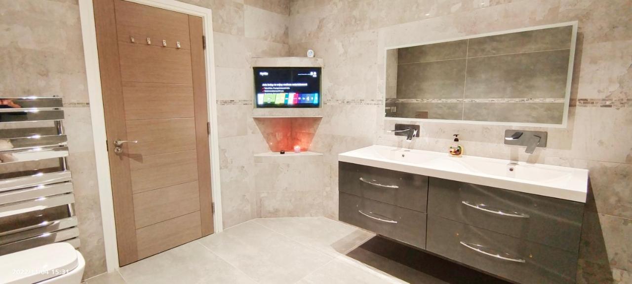First Floor Flat 1 Northwood Apartman London Kültér fotó