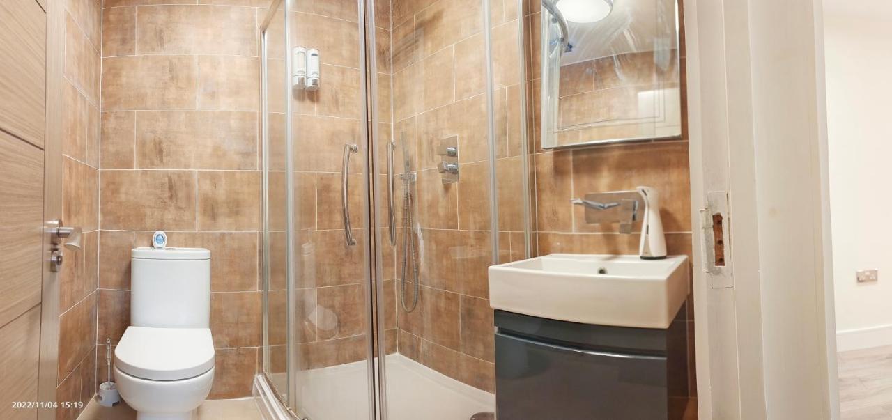 First Floor Flat 1 Northwood Apartman London Kültér fotó